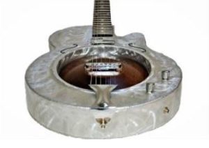 HeliArc Guitars Arc Light silver body